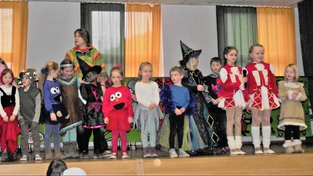Die „Young Voices“ feierten Kinderkarneval in der Schützenhalle Oberelspe. von privat