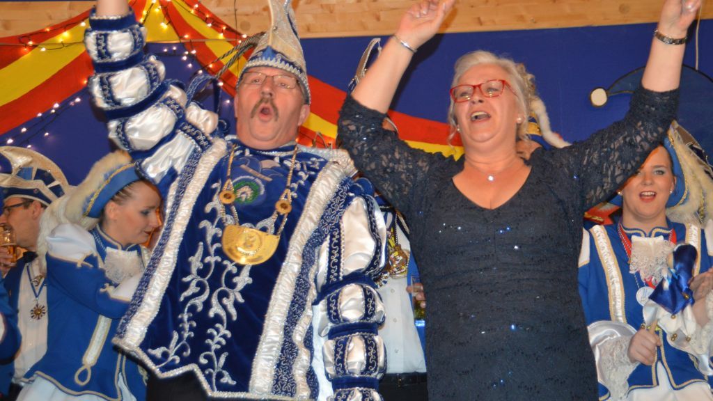 Das neue Prinzenpaar in Hülschotten: Peter und Petra. von Barbara Sander-Graetz