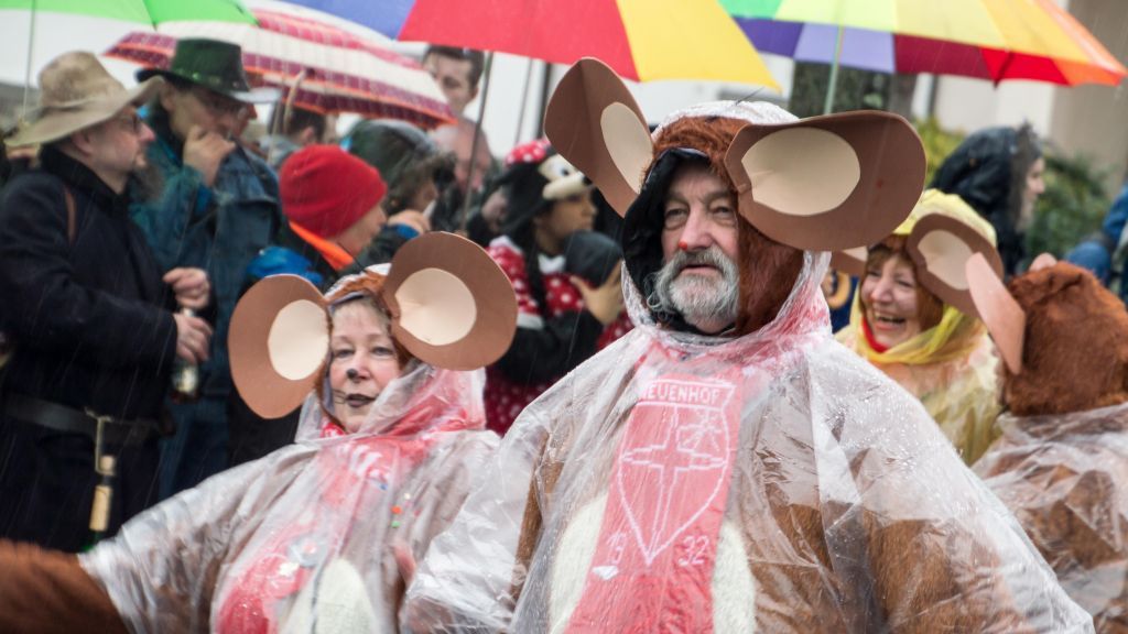 Fällt der Altweiber-Straßenkarneval in Drolshagen wegen des Wetters aus? von Symbol Nils Dinkel
