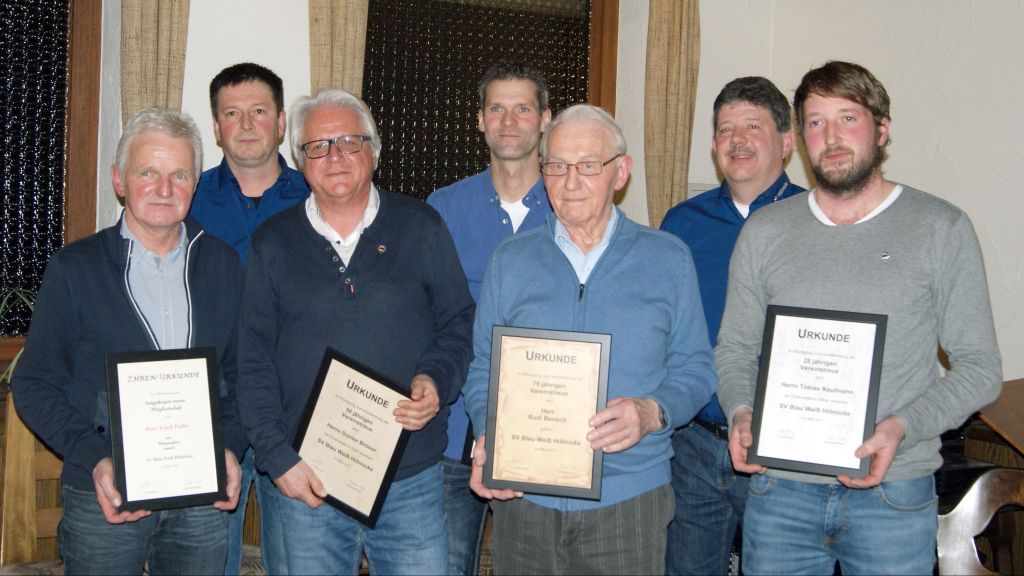 Bei der Jahreshauptversammlung des SV Blau-Weiß Hillmicke wurden langjährige Mitglieder geehrt. von privat