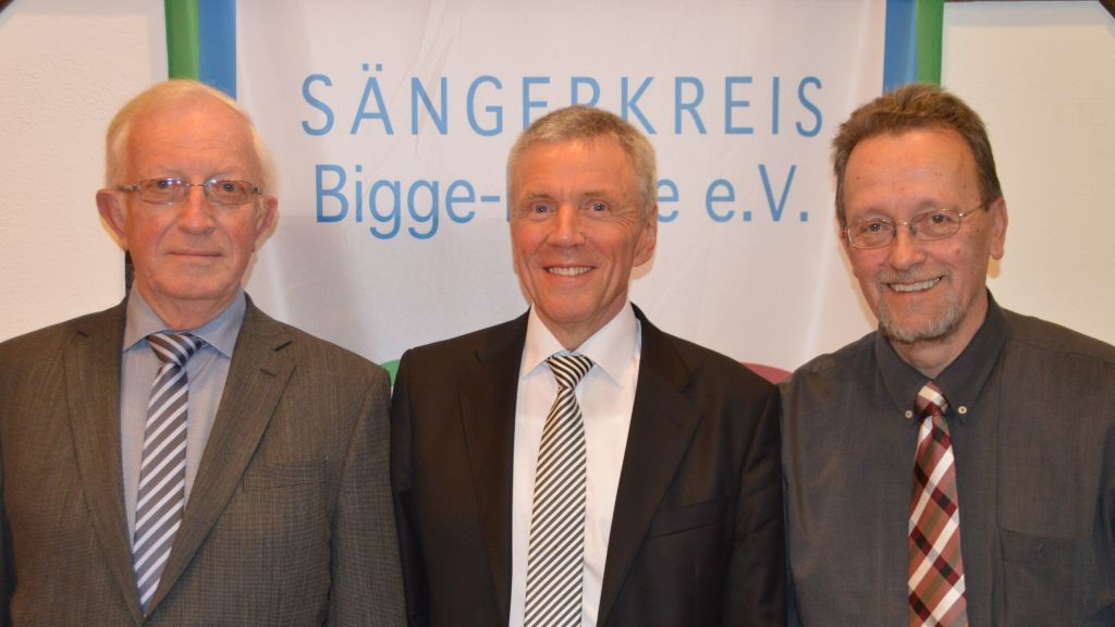Wiedergewählt: (von links) Herbert Zens, Michael Rinscheid und Günter Stock. von Barbara Sander-Graetz