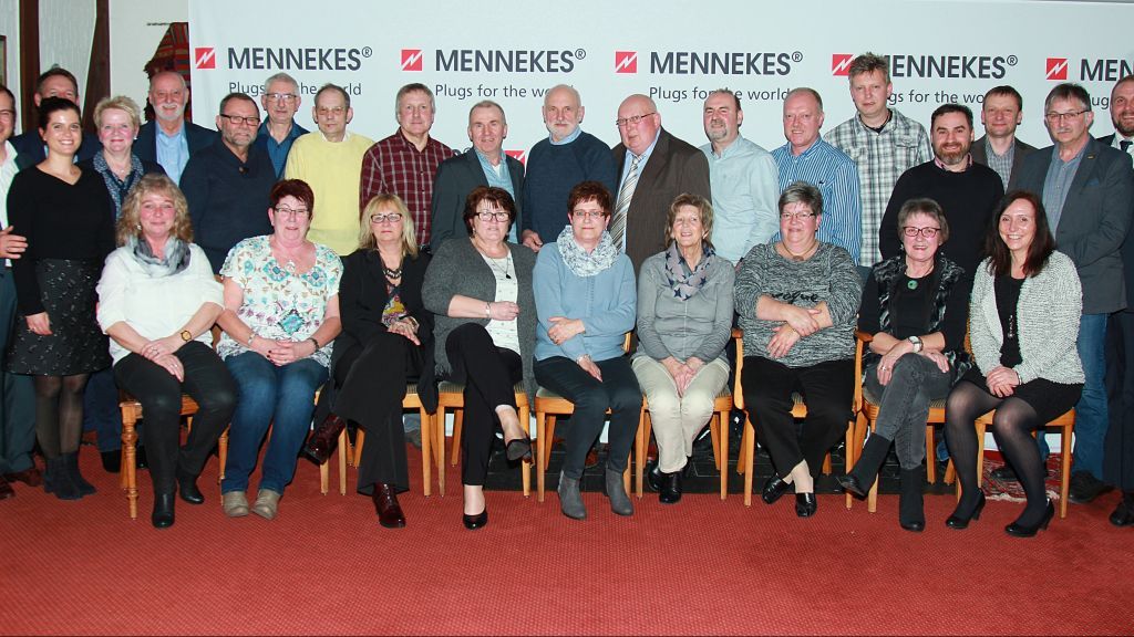 Die Firma Mennekes konnte sich auch in diesem Jahr bei zahlreichen, teilweise ehemaligen, Mitarbeitern für ihre Treue bedanken. von MENNEKES Elektrotechnik