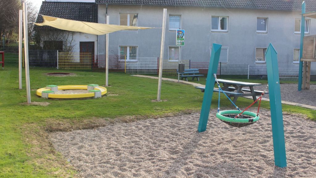 Die Hansestadt Attendorn gibt den neugestalteten Spielplatz an der Dortmunder Straße am Samstag, 1. April, zum Spielen frei. von s: Hansestadt Attendorn
