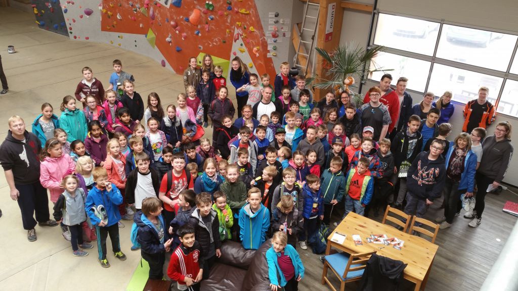 96 Kinder des TV Attendorn stellten ihr Können beim Klettern in der Blox Boulderhalle unter Beweis. von privat