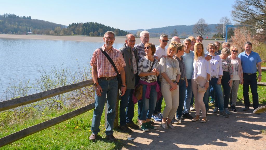 Kürzlich begab sich eine erste Gruppe in Begleitung von Gästeführer Andreas Ufer auf eine informative Führung am Biggedamm. von Hansestadt Attendorn