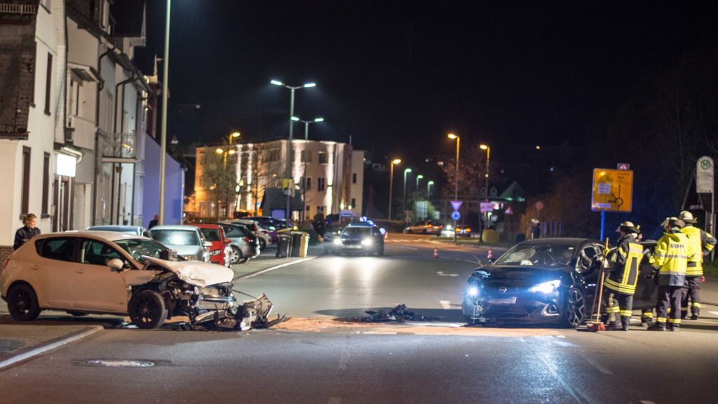 Ein Verkehrsunfall ereignete sich am Freitagabend in Altenhundem. von s: Nils Dinkel