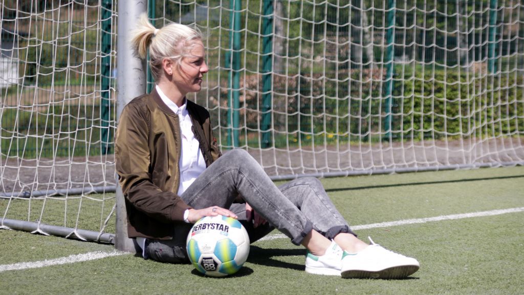 Die Heinsbergerin Chrisitina Graf arbeitet als Sky-Moderatorin in den Fußball-Bundesliga. von Christine Schmidt