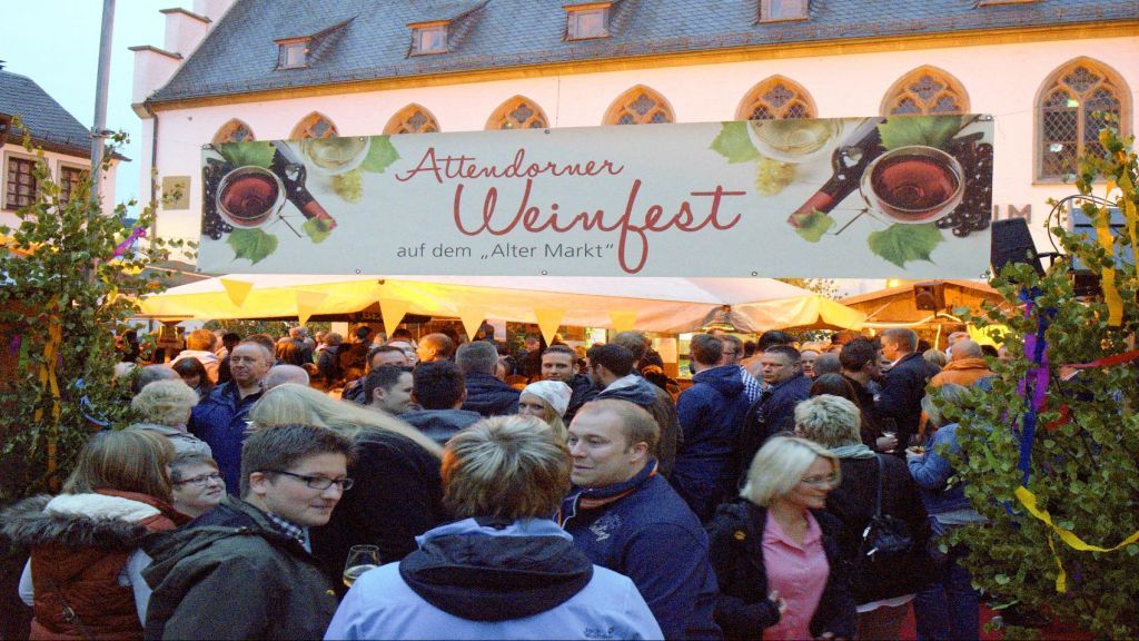 Bereits zum vierten Mal findet das Attendorner Weinfest auf dem „Alten Markt“ statt. von Archiv Nils Dinkel