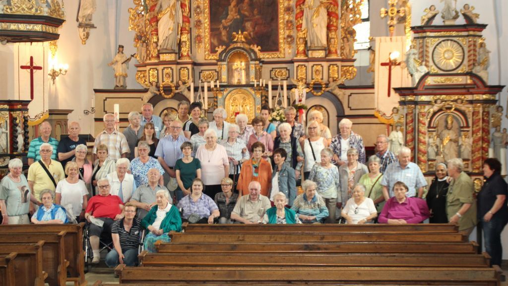 26 Bewohner des Seniorenhauses in Elspe besuchten die Wallfahrtskirche zu Kohlhagen. von privat
