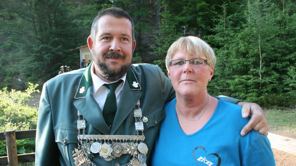 Regieren nun für ein Jahr die Marmecker Schützen: Giesbert Reichling und seine Frau Susanne. von Jill Arens