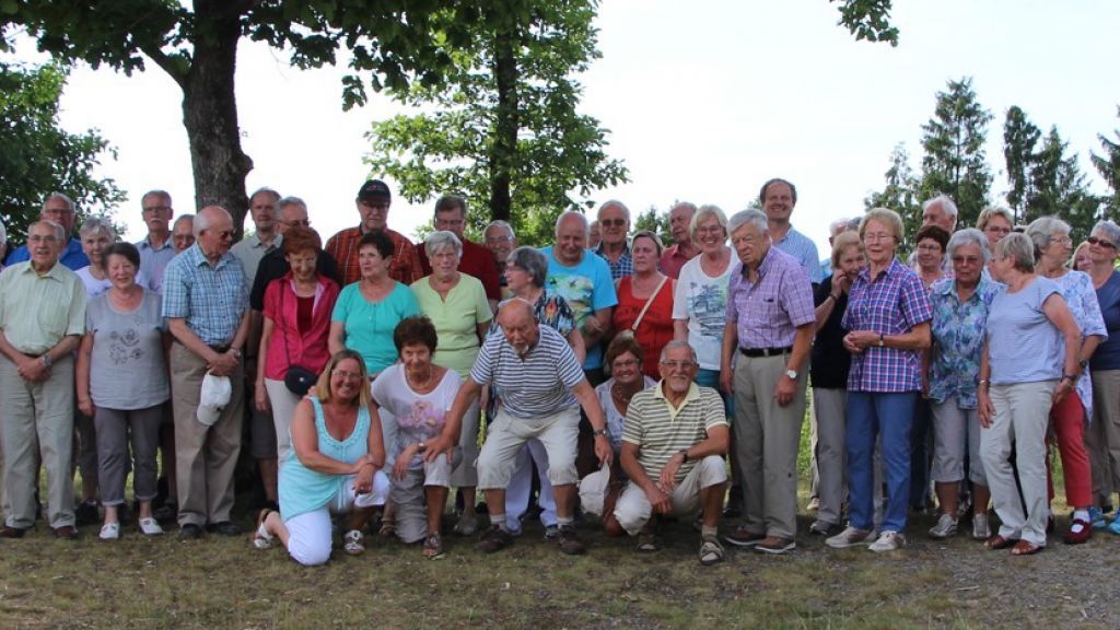 Die Mitglieder der TSG Lennestadt verbrachten einen schönen Nachmittag an der Hütte "Auf'm Saal". von privat