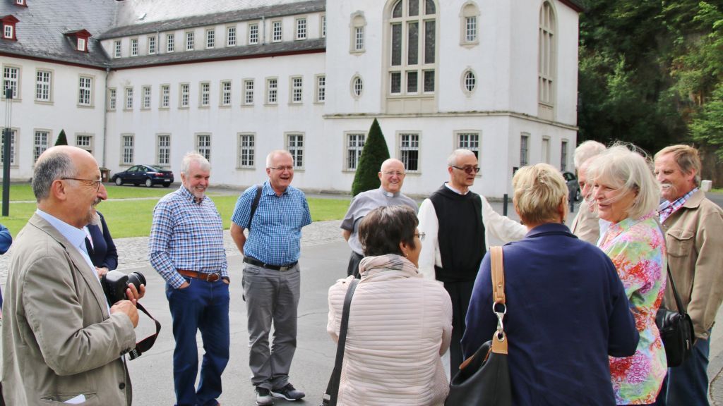 Auf den Spuren der Vergangenheit waren jetzt Mitglieder des Heimatvereins für das Drolshagener Land in Marienstatt unterwegs. von privat