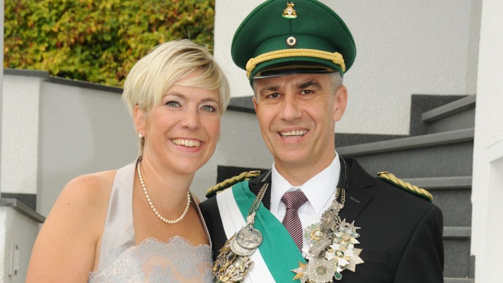 Das Königspaar Wolfgang und Andrea Fecker freut sich auf das kommende Schützenfest. von privat