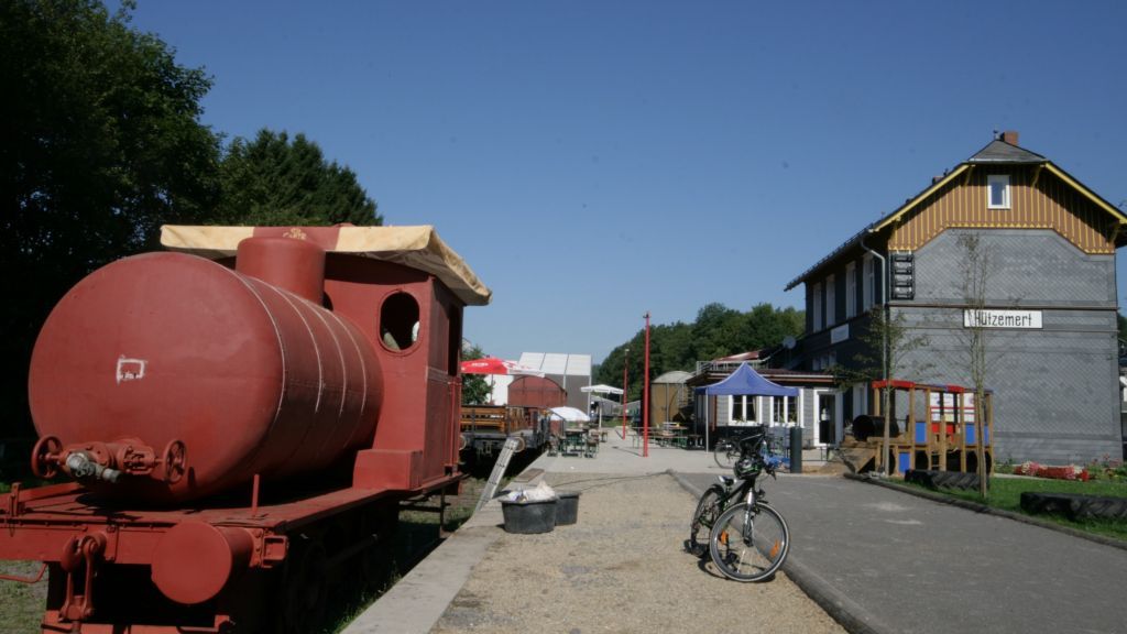 Am „Alter Bahnhof“ in Hützemert findet am Samstag, 29. Juli, die Boule-Meisterschaft statt. von Symbol Rüdiger Kahlke
