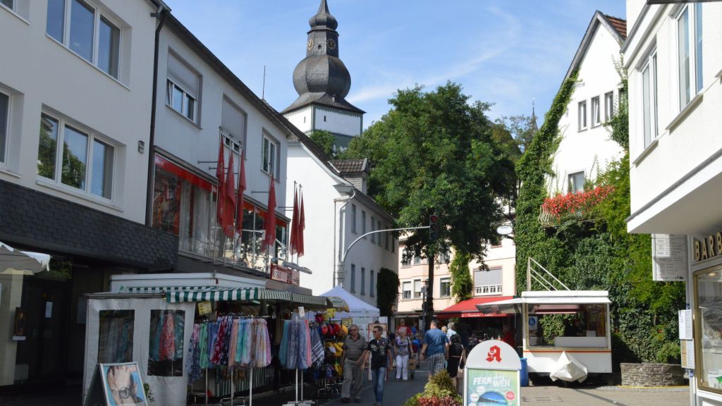 Das Attendorner Stadtfest wird erstmals auf die Finnentroper Straße ausgeweitet. von Barbara Sander-Graetz