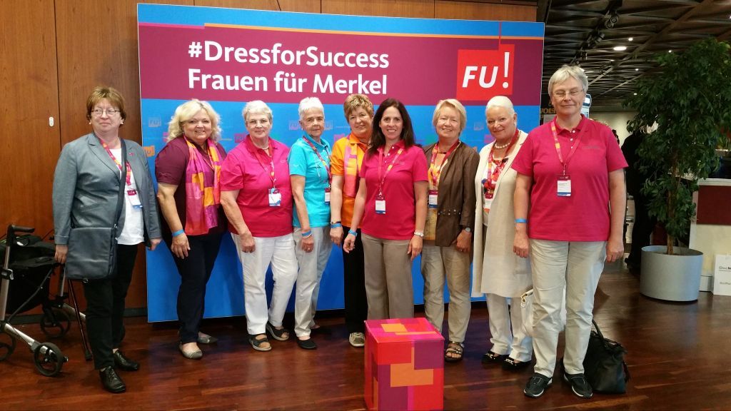 Vertreter der FU Kreis Olpe besuchte den Bundesdelegiertentag in Braunschweig, wo unter anderem Kanzlerin Angela Merkel eine Audienz hielt. von privat
