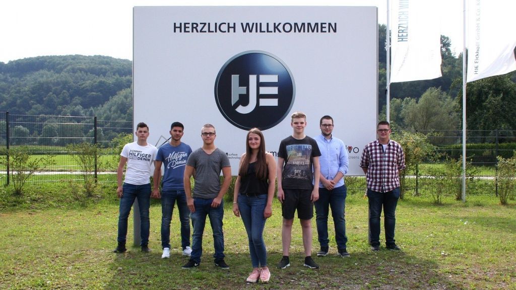 Die HJE Gruppe begrüßte sieben neue Auszubildende in ihrem Unternehmen. von HJE Systembau Eickhoff