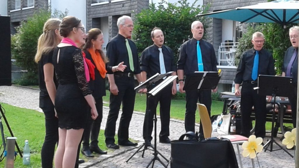 Das Vocal-Ensemble „Stilmix“ unterhielt die Gäste und Bewohner im Caritas-Zentrum. von privat