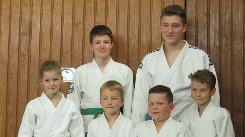 Die Attendorner Judoka erkämpften sich in Freundenberg einige Plätze auf dem Treppchen. von privat