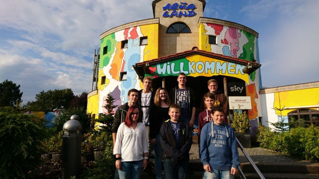 Einen tollen Tag erlebten die Jugendlichen des Olper Spielmannszuges im Freizeitbad Aqualand in Köln. von privat