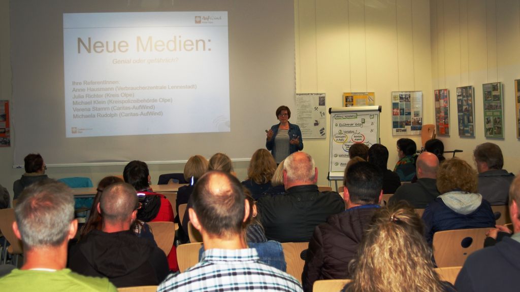 Verena Stamm, Suchtberaterin bei Caritas AufWind, sprach über die Vor- und Nachteile von Medien. von privat