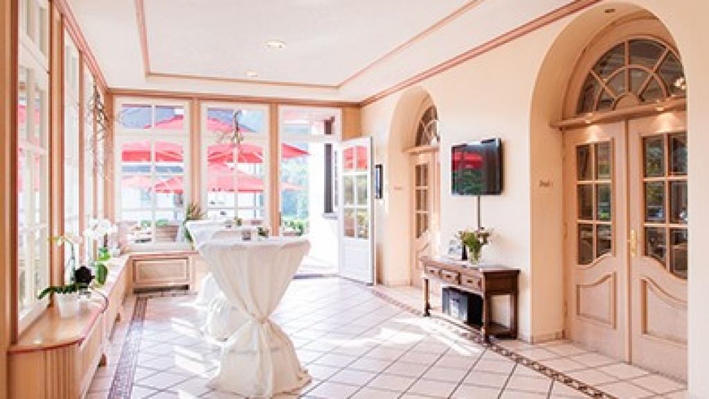 Das Landhotel Sangermann in Oberveischede bietet eine exzellente Location für Hochzeitsfeiern. von Landhotel Sangermann Oberveischede