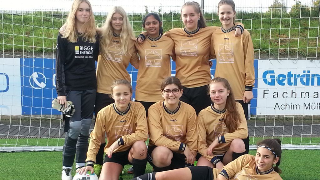 Es spielten:  Hedda Henneke, Lina Schneider, Cecilia Münker, Yelisur Yurdusever, Henriette Krechel, Medeni Pathmarajah, Elena Belke, Paulina Müller-Späth, Helen Schneider, es fehlte Emily Lips von privat