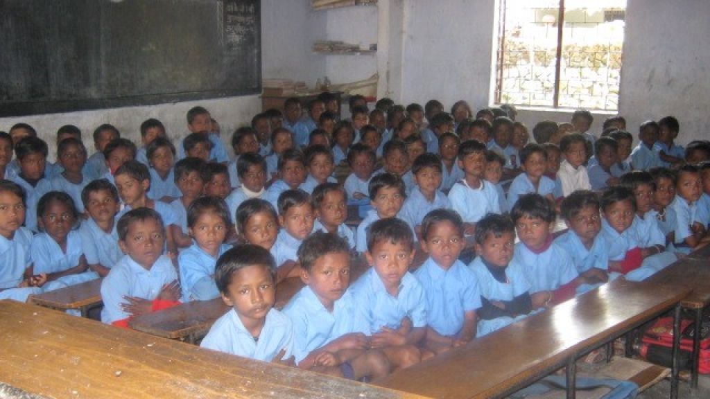 Die Verhältnisse, unter denen in Indien Kindergarten und Schule wie hier an der R.C. Mission School stattfinden müssen, sind immer noch nicht vergleichbar mit denen in Europa. Doch die Indien-Initiative Leonidis aus Schönau ist überzeugt: „Irgendwo muss man anfangen – sei es auch mit noch so bescheidenen Mitteln.“ von privat