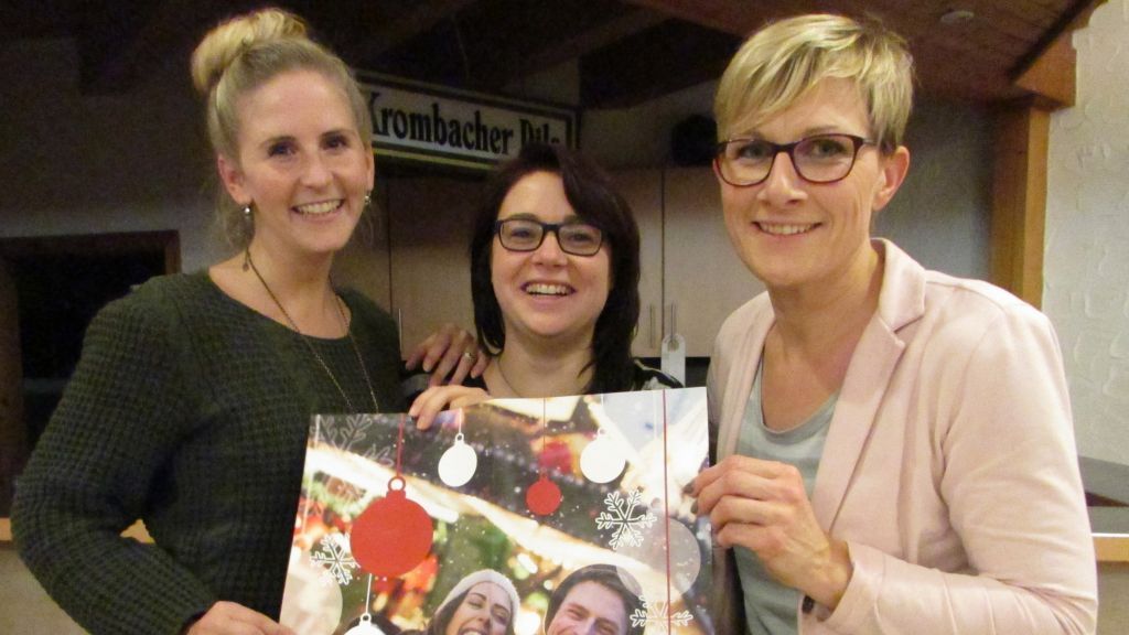 Voller Vorfreude auf den Premieren-Weihnachtsmarkt der Möllmicker Chöre „Einigkeit“: (von links) Patricia Grebe, Melanie Gördemann und Melanie Koch. von Joachim Jung