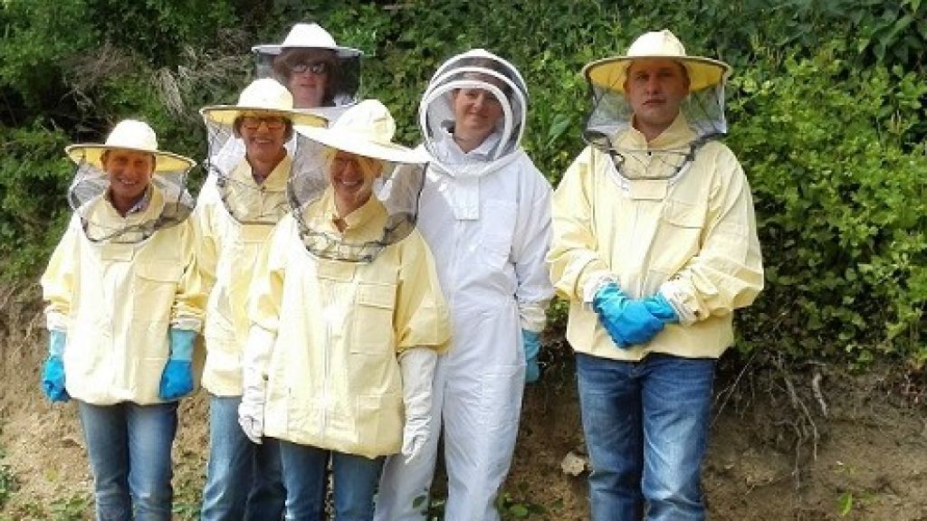 Der Imkerverein Drolshagen hat die Winterbehandlung bei den Bienenvölkern abgeschlossen. von privat