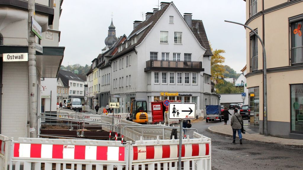 Dauerthema: die Baustellen in der Innenstadt, hier an der Niedersten Straße. von Hansestadt Attendorn