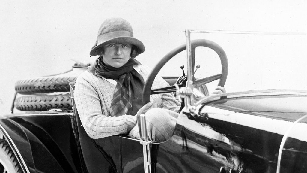 Die erste Mercedes-Werksfahrerin Ernestina "Ernes" Merck war eine deutsche Rennfahrerin. von Daimler AG