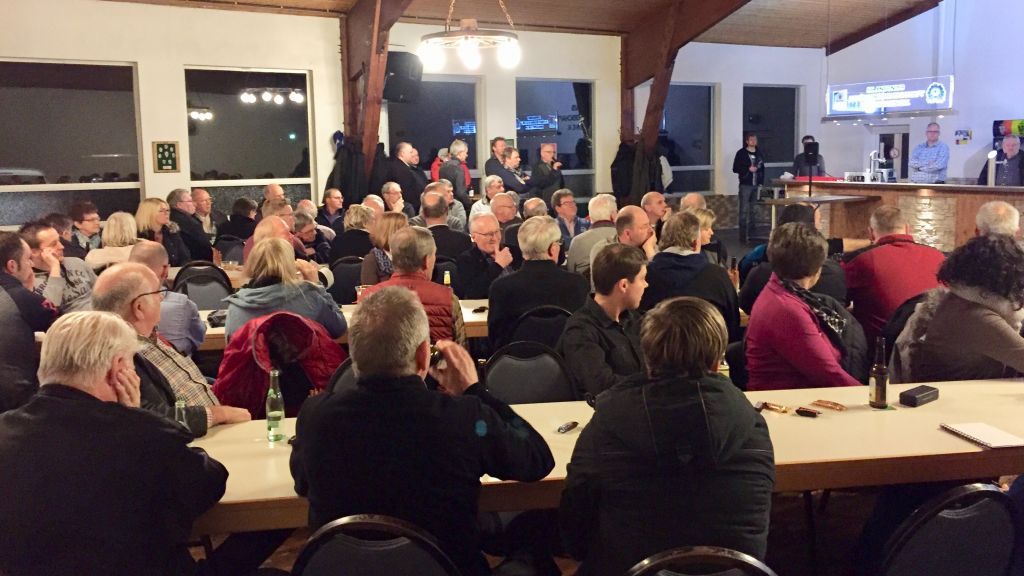 An der Bürgerversammlung in Windhausen nahmen mehr als 60 Besucher teil. von privat