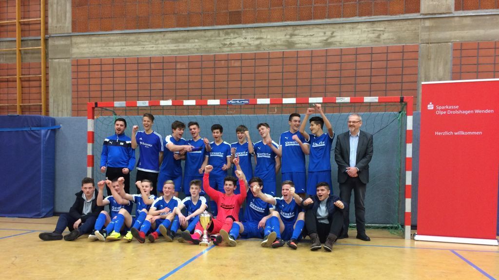 Die Rüblinghauser Jugendspielgemeinschaft hat den B-Jugend Pokal in Olpe verteidigt. von privat