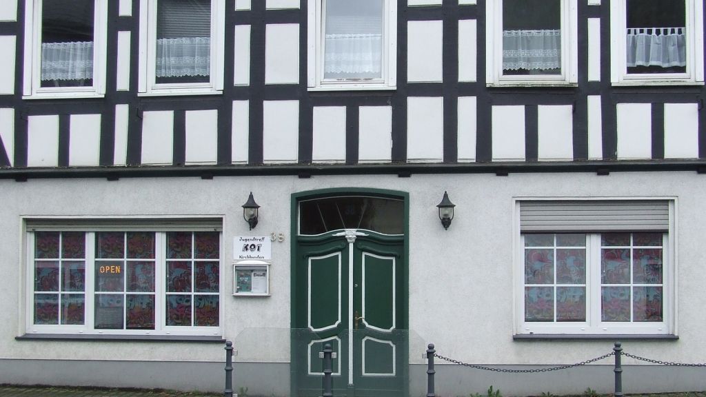 Seit 15 Jahren ist die KOT Kirchhundem an der Hauptstraße untergebracht. von privat