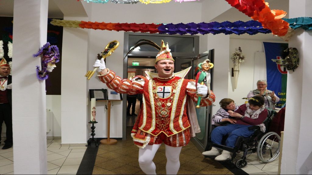 Prinz Karneval Tobias I (Lohölter) wurde feierlich empfangen. von privat
