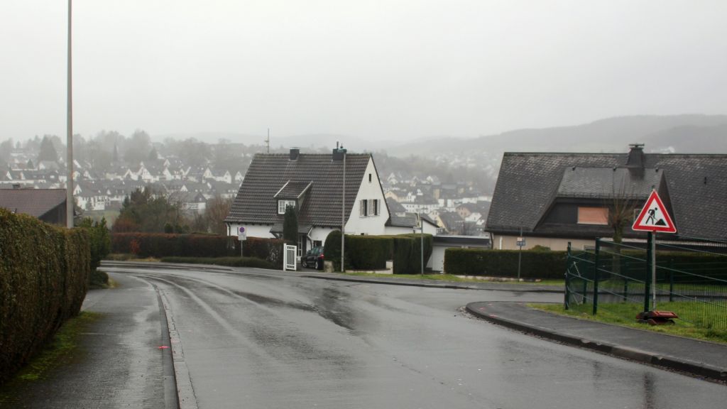 „Am Hollenloch“ wird ab Mittwoch, 7. Februar, ein neuen Minikreisverkehr errichtet. von Hansestadt Attendorn