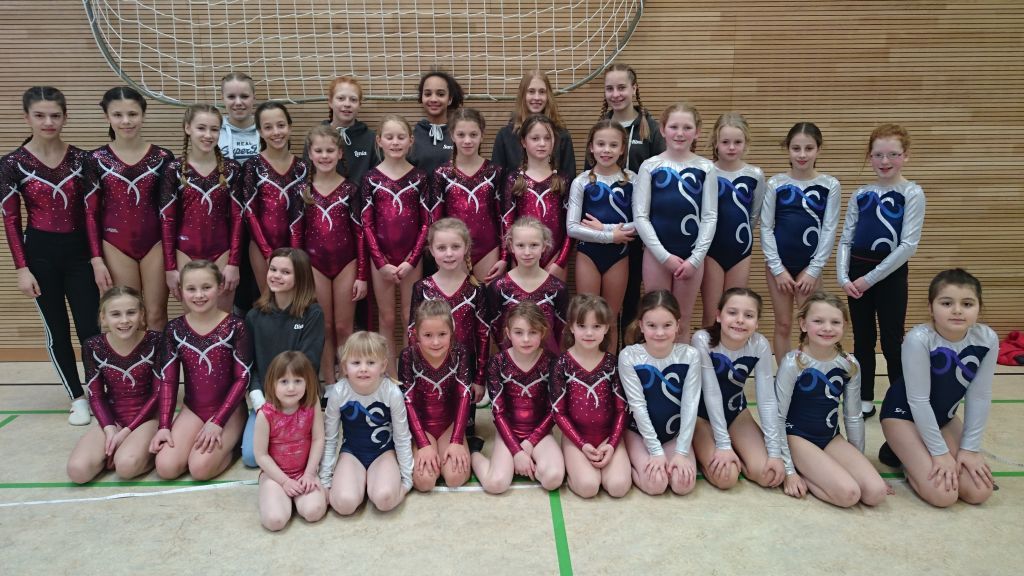 Gruppenfoto der Turnerinnen vom TV Laki: Am Wochenende nahmen sie an den Bezirks-Schülerwettkämpfen in Schmallenberg teil. von privat