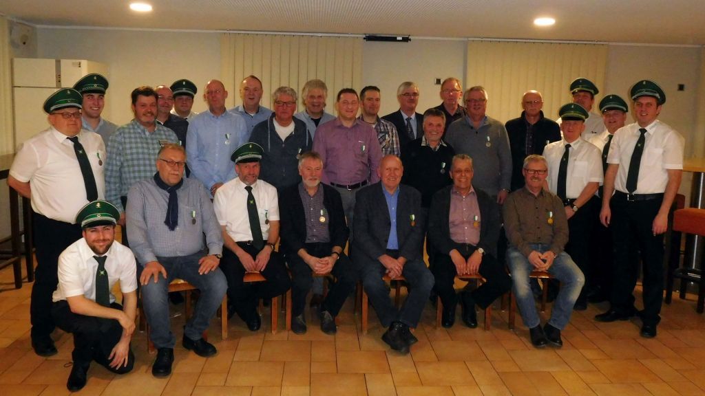 Wahlen und Ehrungen standen bei der Jahreshauptversammlung der Schützen in Heid im Vordergrund. von privat