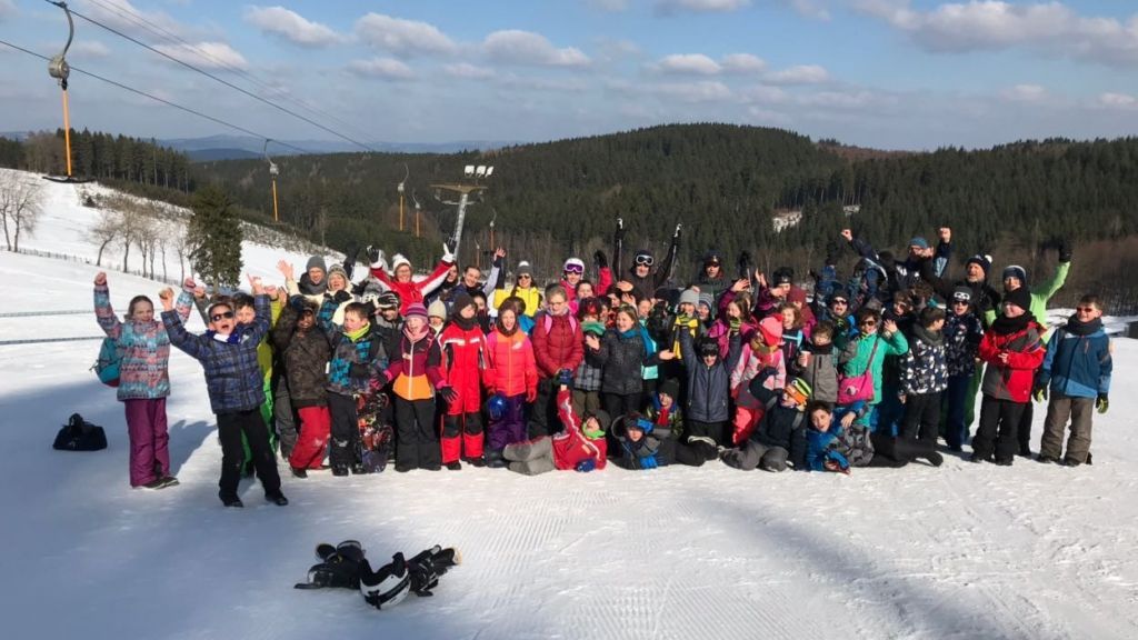 Rund 50 Schüler nahmen am Schneetag auf dem Fahlenscheid teil. von privat