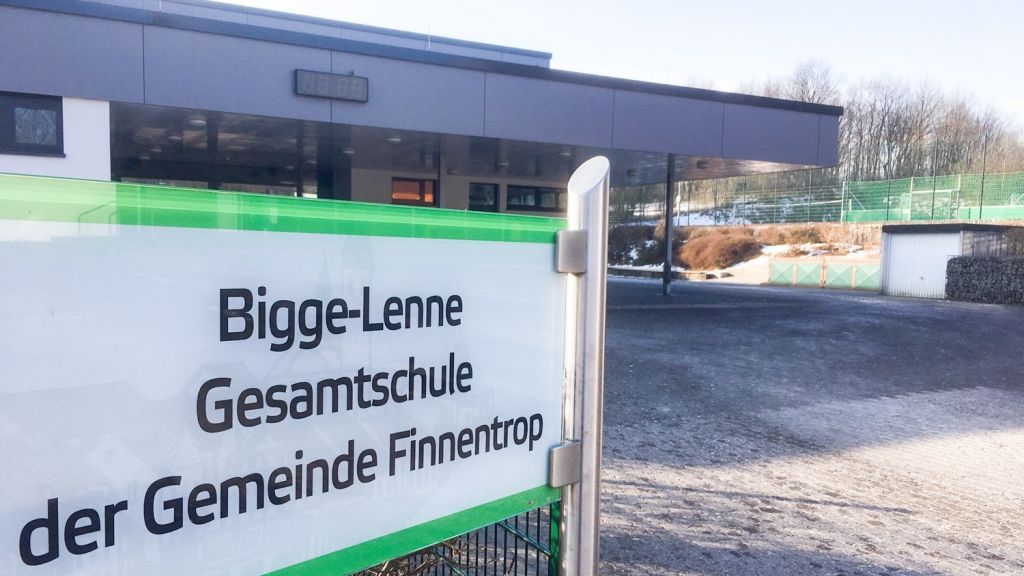 Das "Bigge"-Gebäude der Gesamtschule Finnentrop ist energetisch saniert worden, das "Lenne"-Gebäude folgt jetzt. von Sven Prillwitz