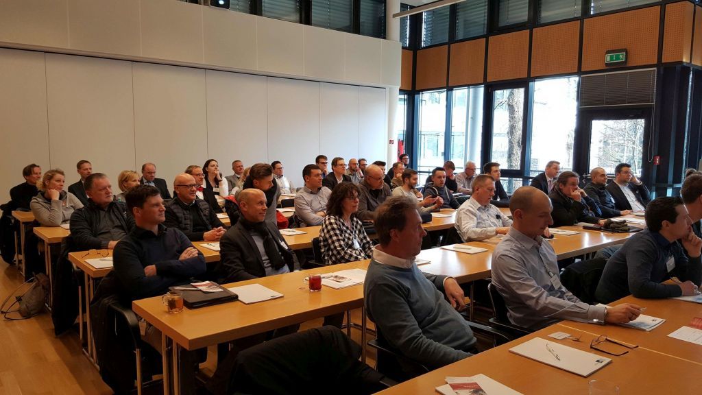 Großes Interesse am Thema Industrie 4.0: Mehr als 40 Teilnehmer besuchten die Informationsveranstaltung zur Workshop-Reihe „Digital Scouts“ in der IHK Siegen. von IHK Siegen