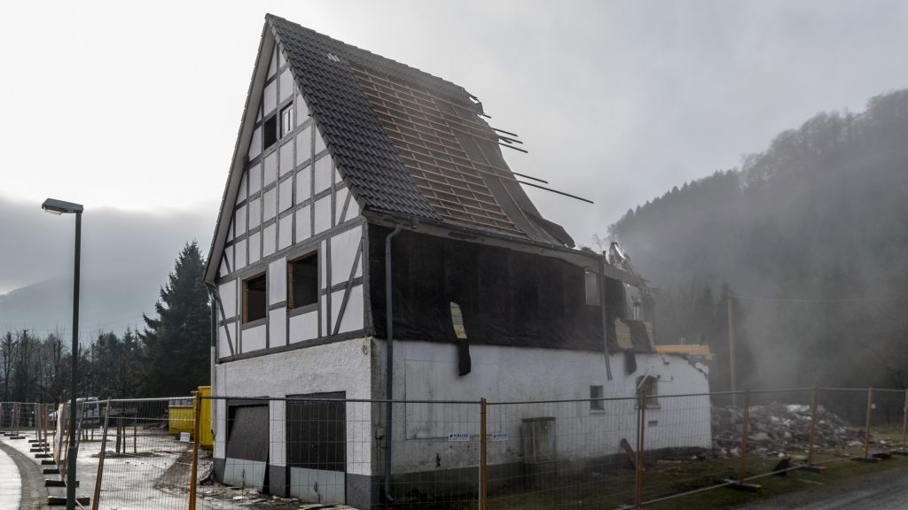 Ein Fachwerkhaus an der Saalhauser Straße in Gleierbrück ist abgerissen worden. von s: Nils Dinkel
