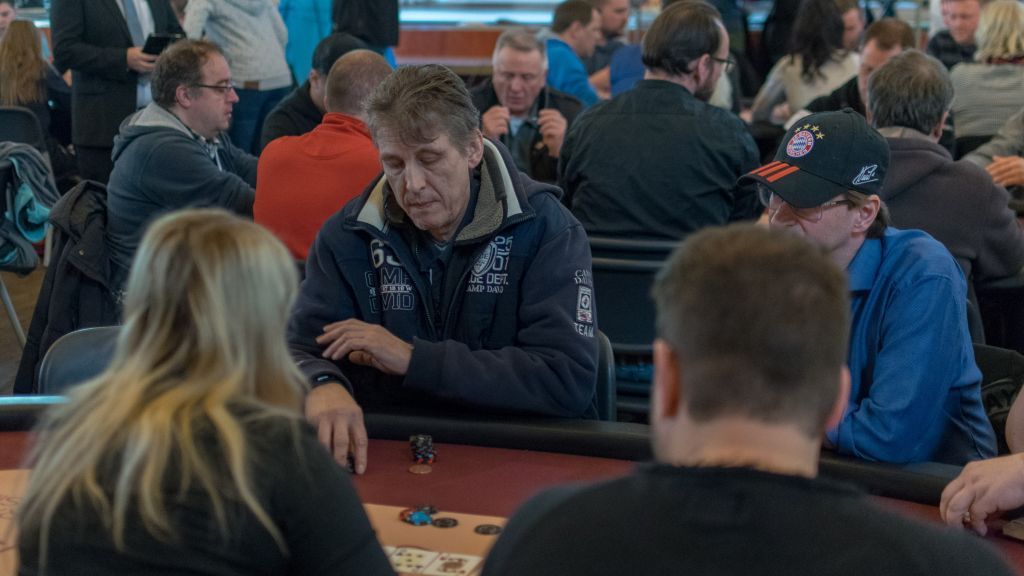 Die Organisatoren des Charity-Poker-Turniers Lennestadt-Altenhundem wünschen sich einen Erlös jenseits der 10.000 Euro. von s: Nils Dinkel