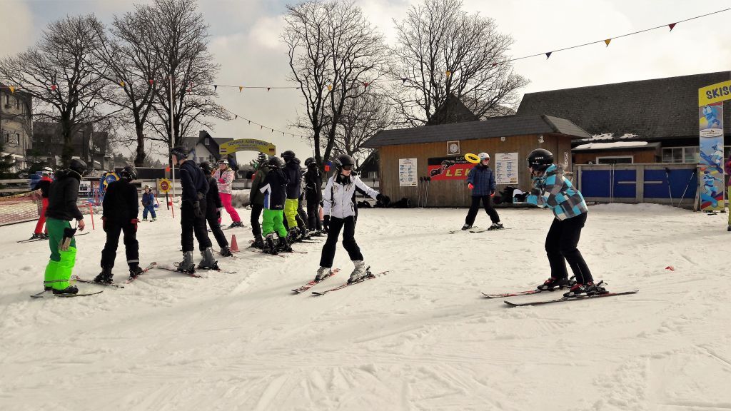 102 Schüler reisten mit dem Städtischen Gymnasium Olpe zum Skifahren nach Winterberg. von Städtisches Gymnasium Olpe