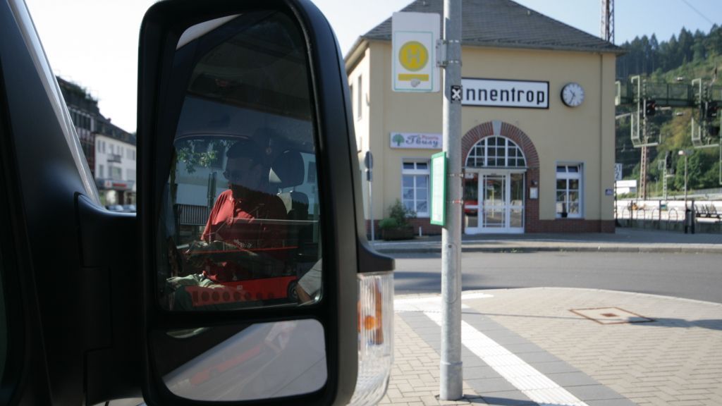 Zum Auswärtsspiel beim DSC Wanne-Eickel setzt der Förderverein der SG Finnentrop-Bamenohl einen Bus ein. von Rüdiger Kahlke