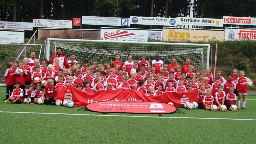 Spaß und viele professionelle Tricks gibt es beim Fußballcamp in Rothemühle. von privat