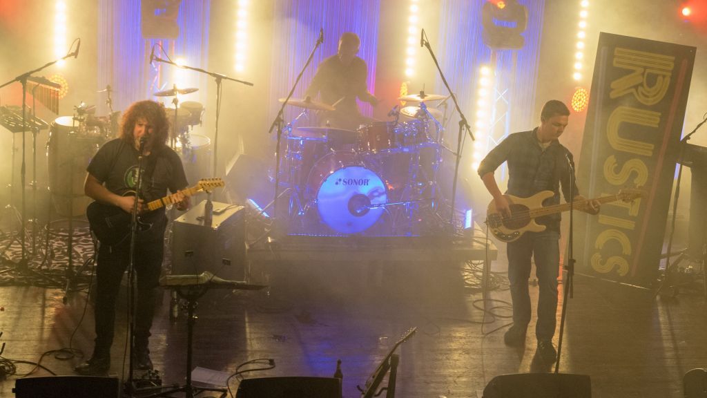 „Rustics“ traten kürzlich beim „Unplugged“ der Rock Society im Elsper Saloon auf. von Nils Dinkel