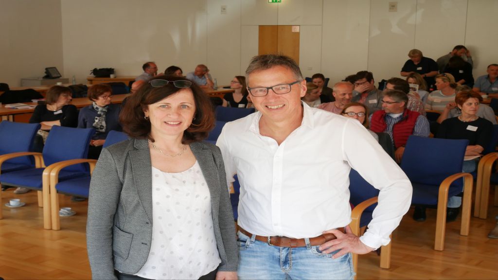 Beate Hasenau und Christof Heimes koordinieren die Bemühungen für gelingende Übergänge Schule/Beruf/Studium von Kreis Olpe