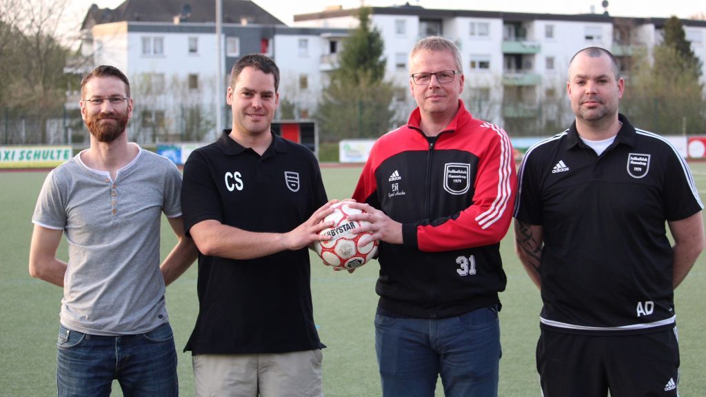 René Liedmann (2. Vorsitzender), Christopher Schulte, Andreas Sommerhoff und André Dicke (sportlicher Leiter FCF)   stellen die zweite Mannschaft neu auf (von links). von privat